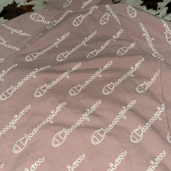 Light pink in color. Size medium. - Picture 5 of 5